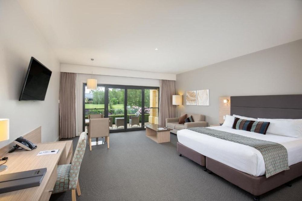 The Barn Accommodation Premier King 3