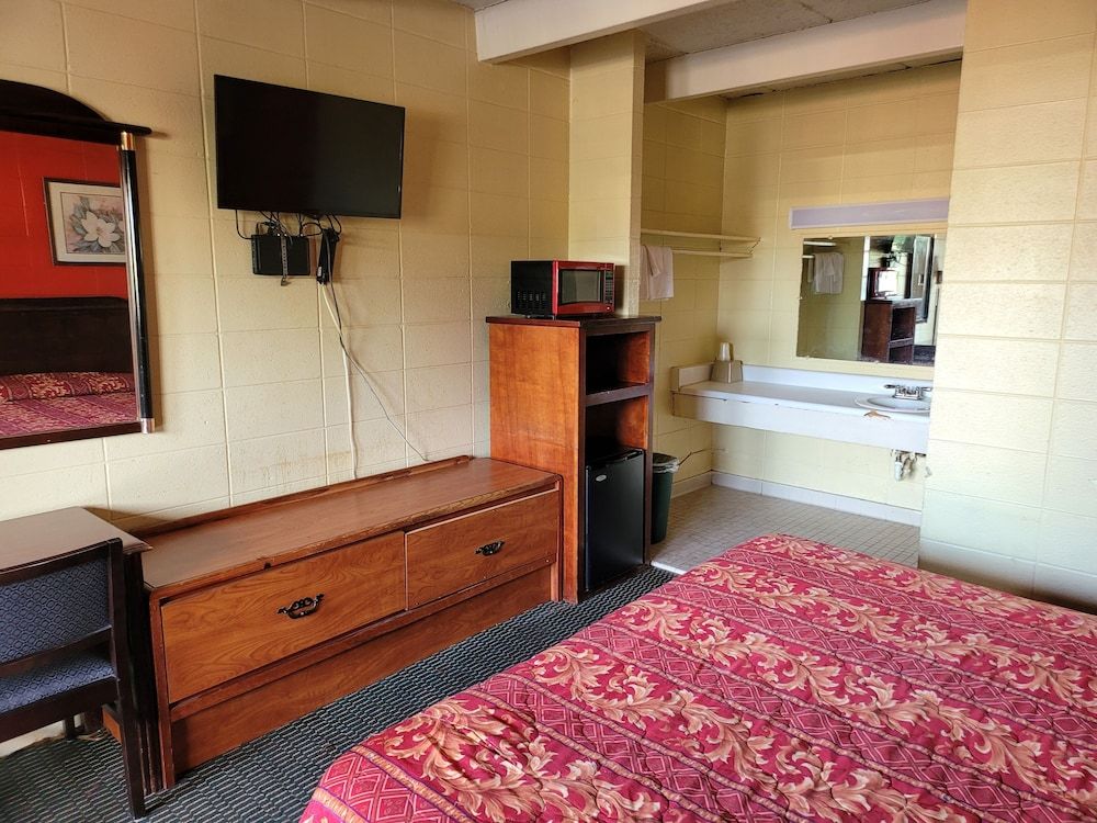 Relax inn Basic Single Room 4