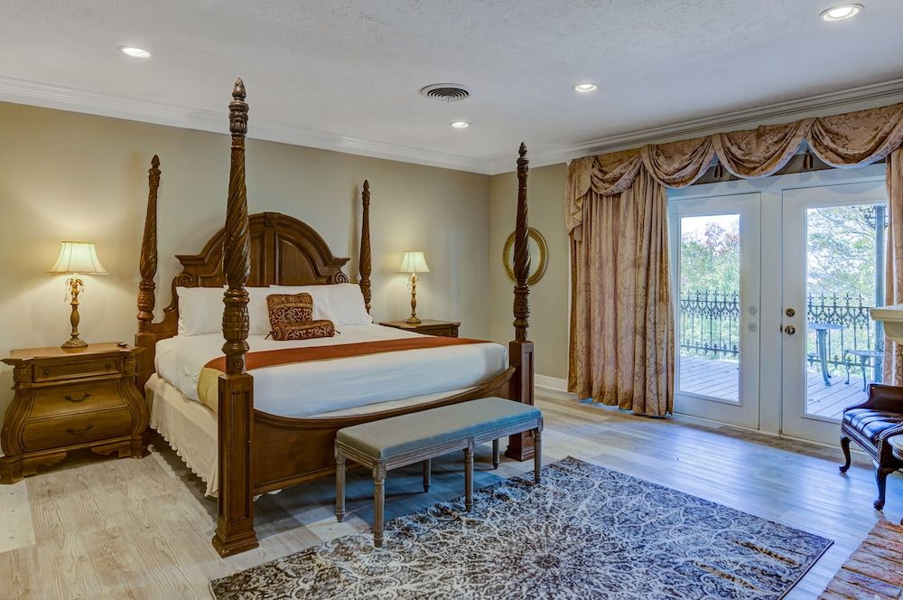 Riverview Grande Suite #33