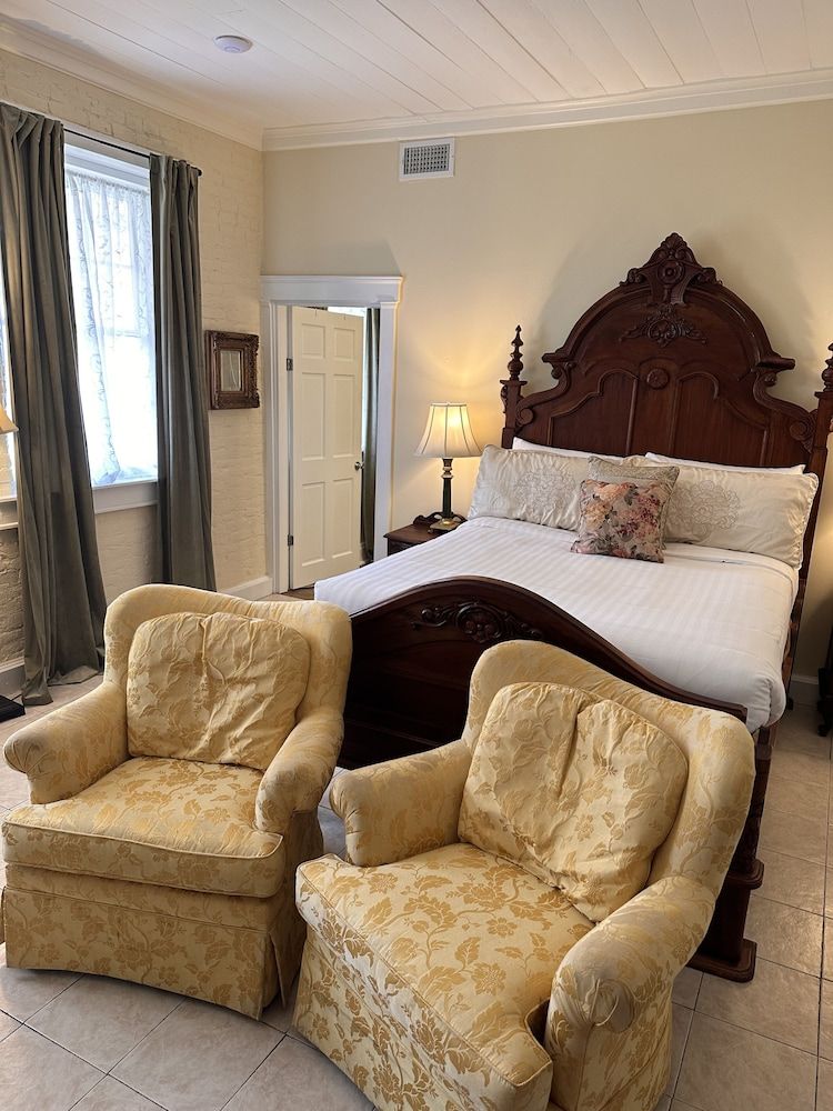 Garden Cabana Room 3