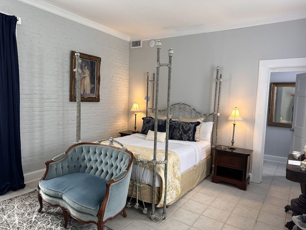 Pool Cabana Room 2