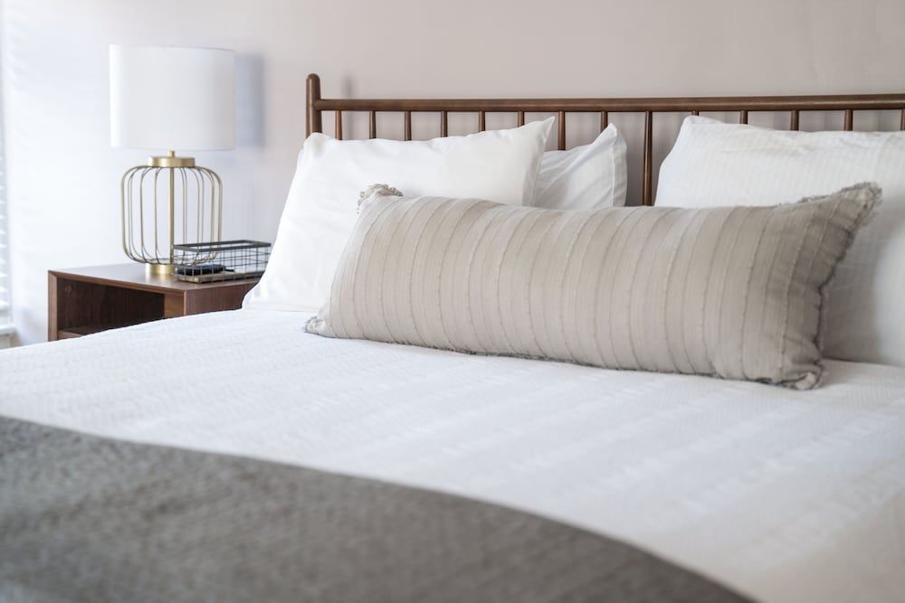 The Victorian Inn Blowing Rock Garden Suite 5