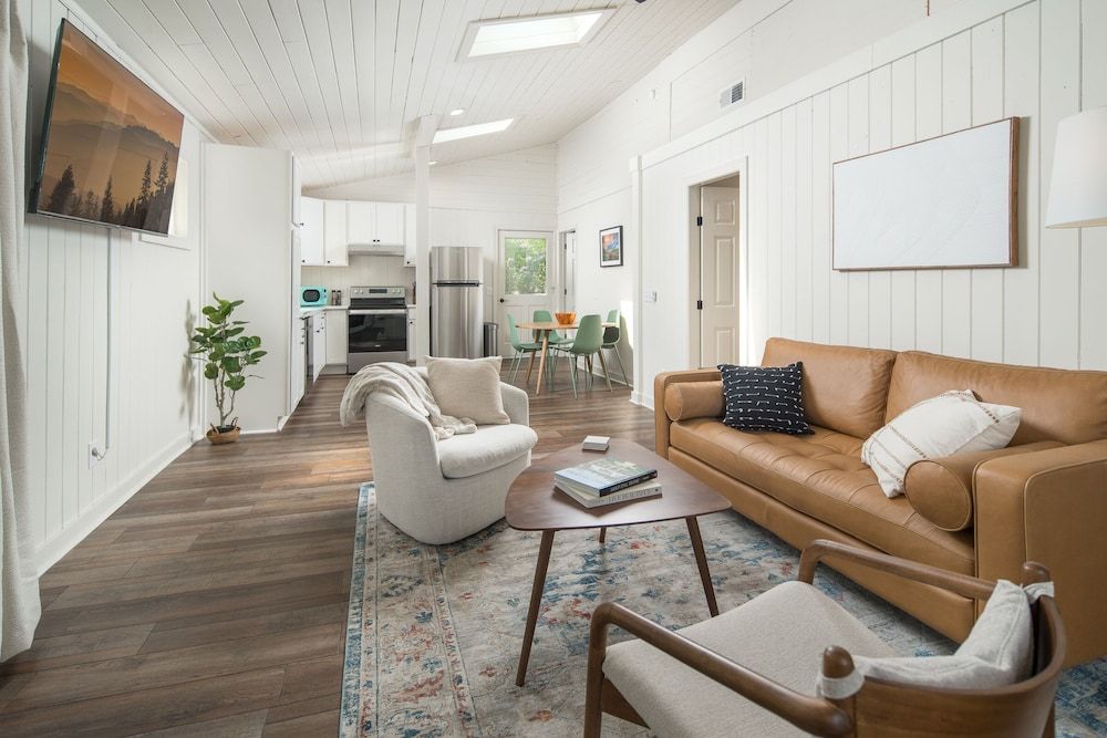 The Victorian Inn Blowing Rock Standard Cottage 7