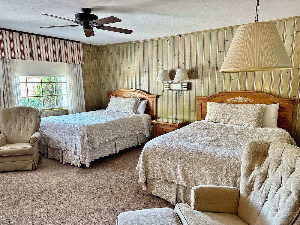 Azalea Garden Inn Standard Double Room 3