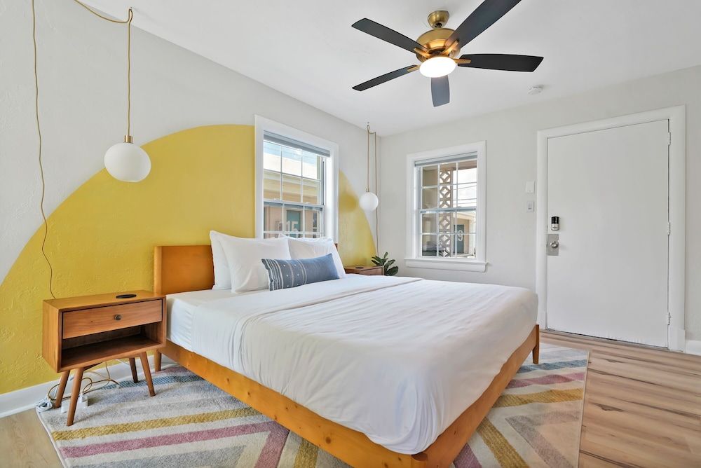 Double Room, 1 King Bed