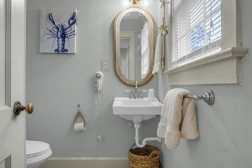 Carolina Beach Inn Standard Room, 1 Queen Bed, Non Smoking, Balcony 5