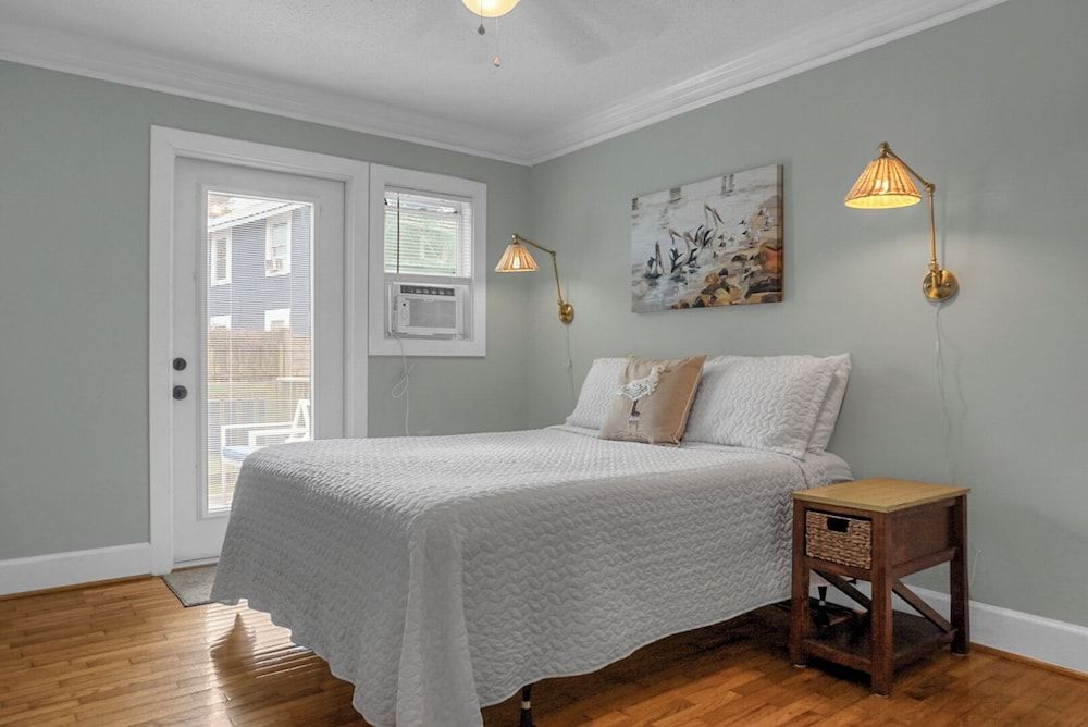 Carolina Beach Inn Suite, 1 King Bed with Sofa bed, Non Smoking, Kitchen 2