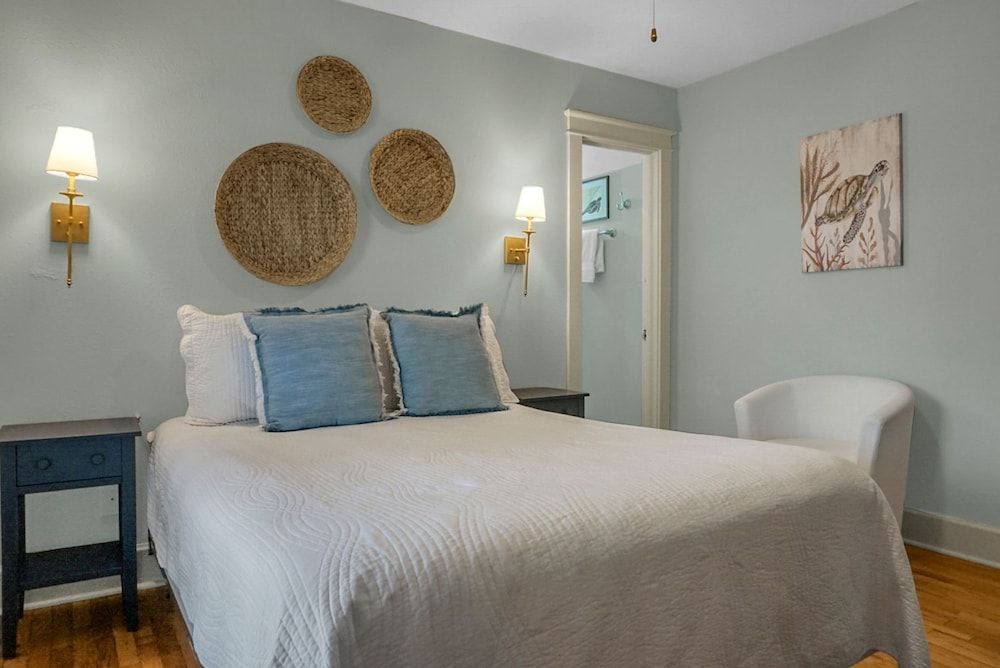 Carolina Beach Inn Standard Room, 1 Queen Bed, Non Smoking, Balcony 2