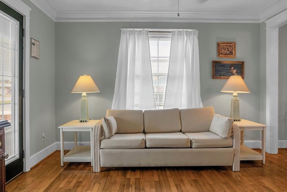 Carolina Beach Inn Suite, 1 King Bed with Sofa bed, Non Smoking, Kitchen 10