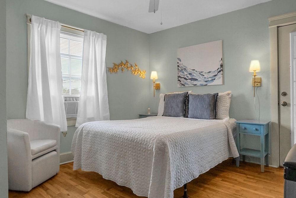 Carolina Beach Inn Standard Room, 1 Queen Bed, Non Smoking, Balcony