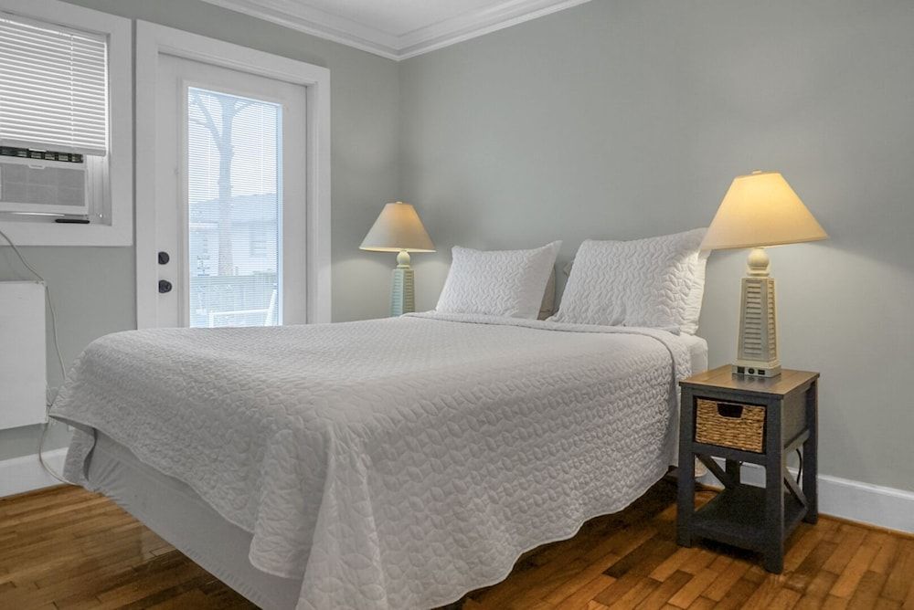 Deluxe Suite, 1 Queen Bed with Sofa bed, Non Smoking, Kitchenette