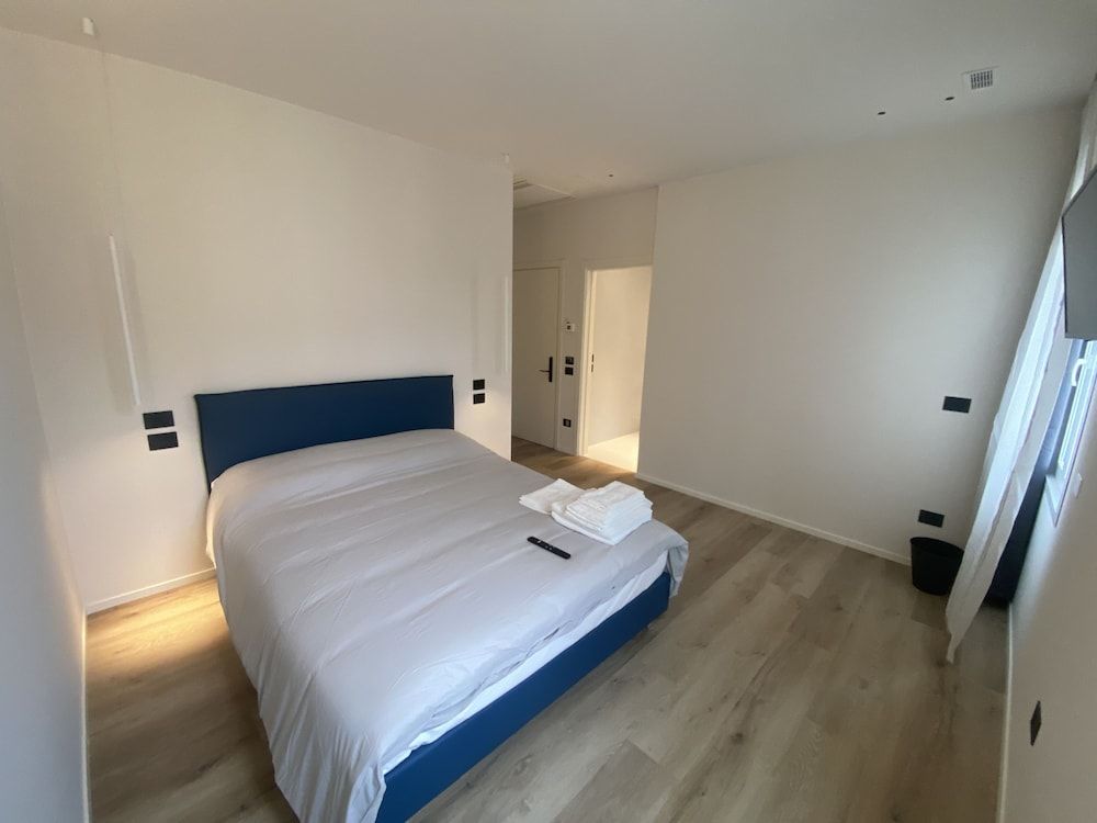 Prato della Valle Apartments Double Room, Private Bathroom