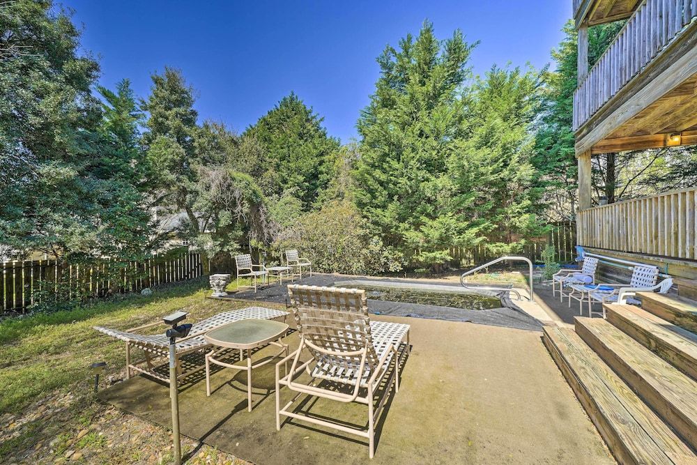 Spacious Kill Devil Hills Getaway w/ 3 Decks!