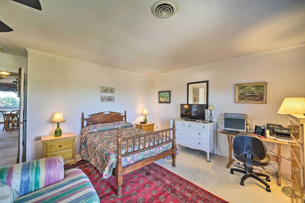 Spacious Kill Devil Hills Getaway w/ 3 Decks!