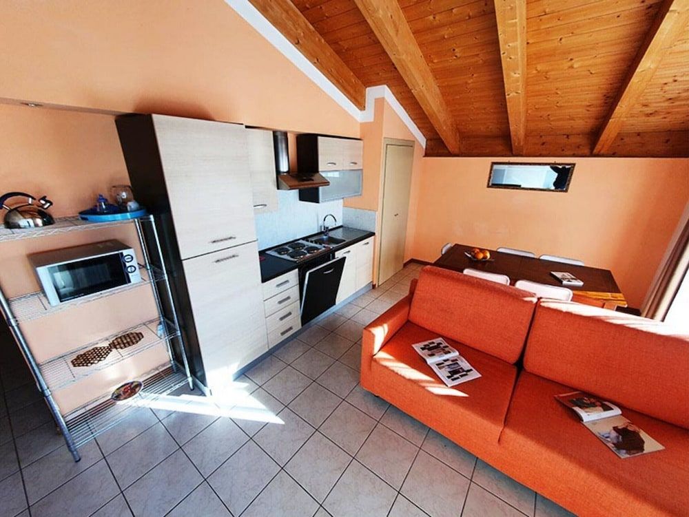 Family Apartment, Multiple Beds, 2 Bathrooms, Garden Area (Family Oasi Garda 19)