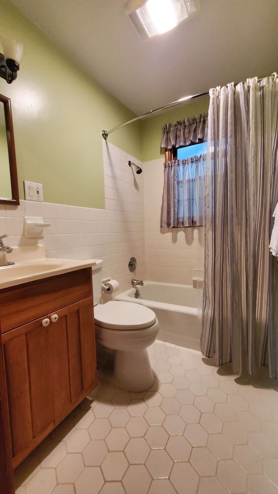 Cozy Creek Cottages Premier Cottage 3