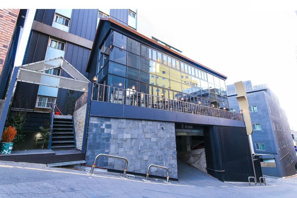 undefined Elysee Hotel 2