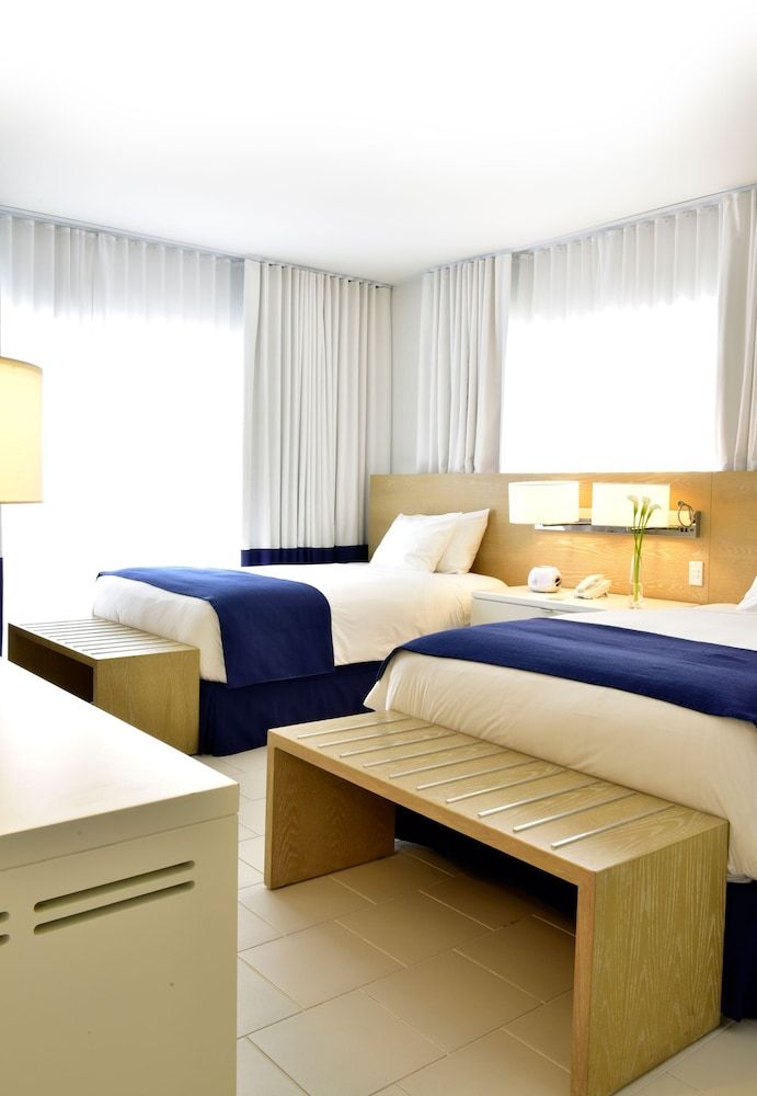 Superior Room, 2 Queen Beds, Accessible