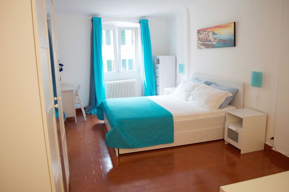 Giramondo Room and Breakfast Quadruple Room, 2 Bedrooms, Non Smoking, City View 2