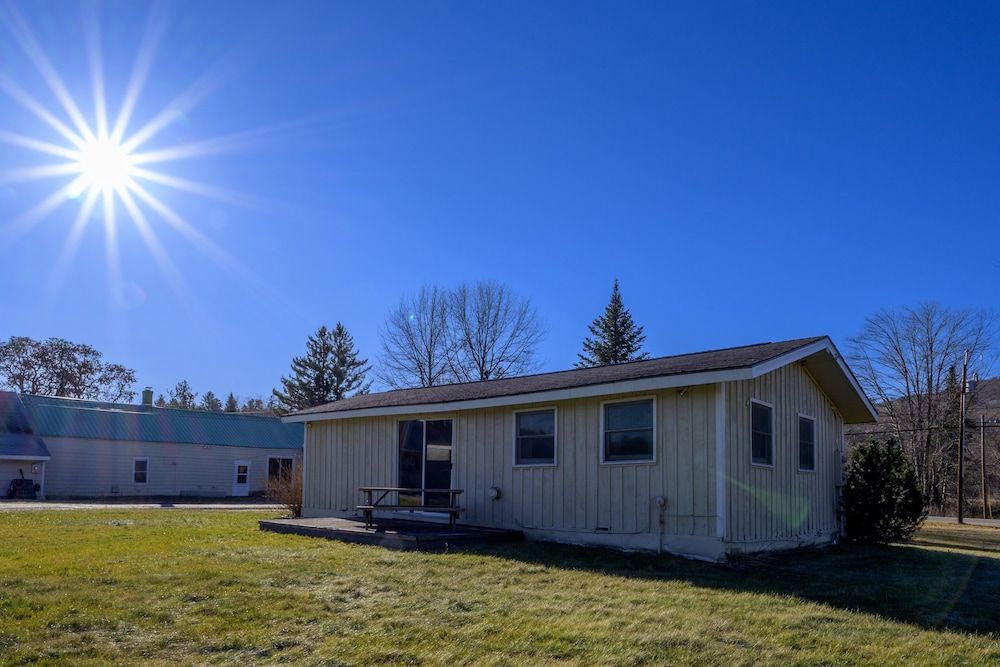 Gale River Motel Executive Cabin 15