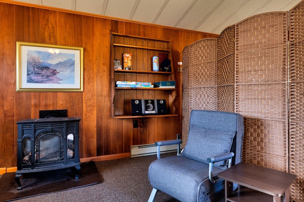 Gale River Motel Executive Cabin 11