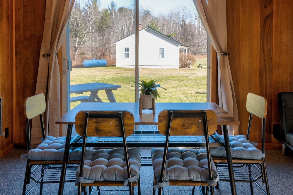 Gale River Motel Executive Cabin 5