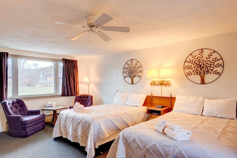 Gale River Motel Executive Room 6