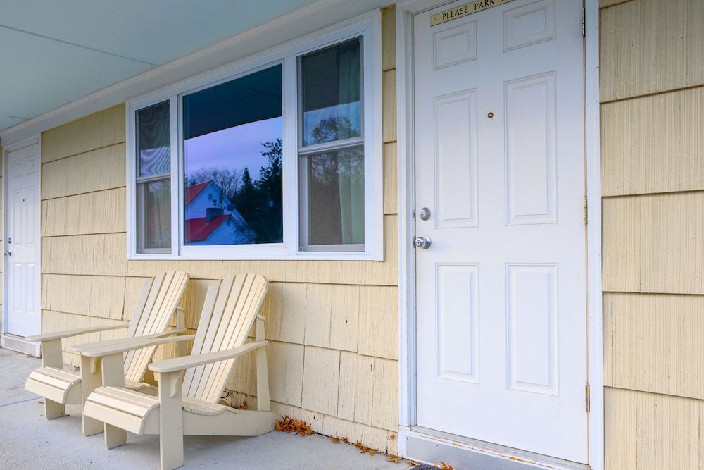 Gale River Motel Executive Room 4