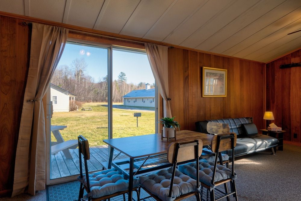 Gale River Motel Executive Cabin 6