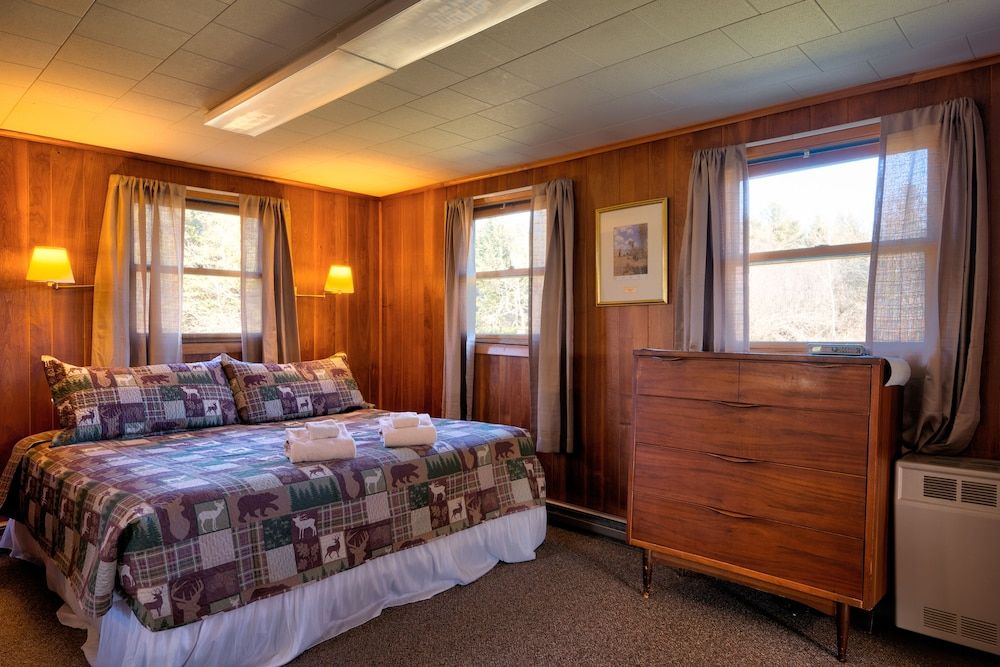 Gale River Motel Executive Cabin 3