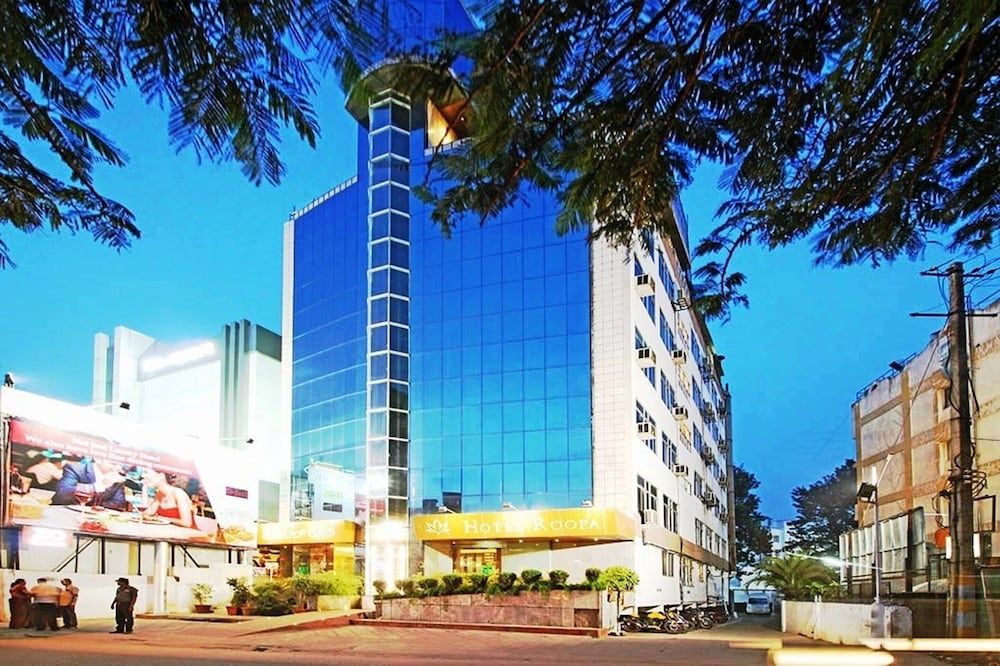 undefined Hotel Roopa 8