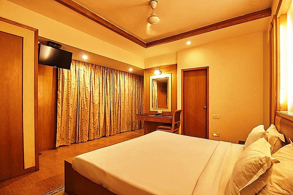 Hotel Roopa Compact Room