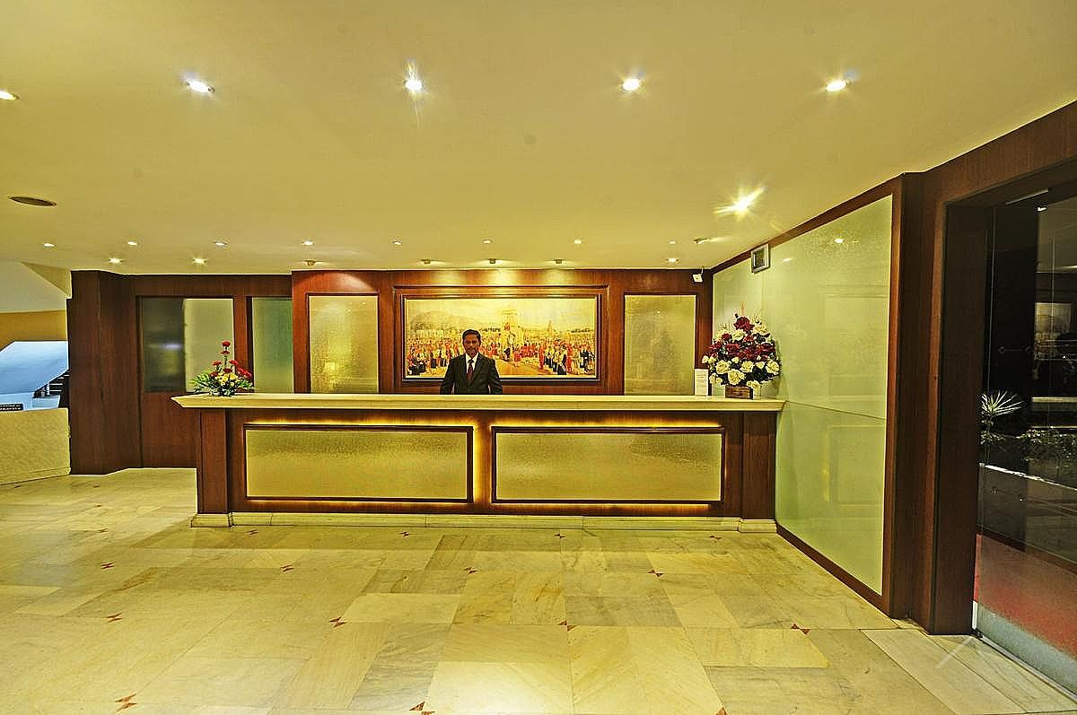 undefined Hotel Roopa 3