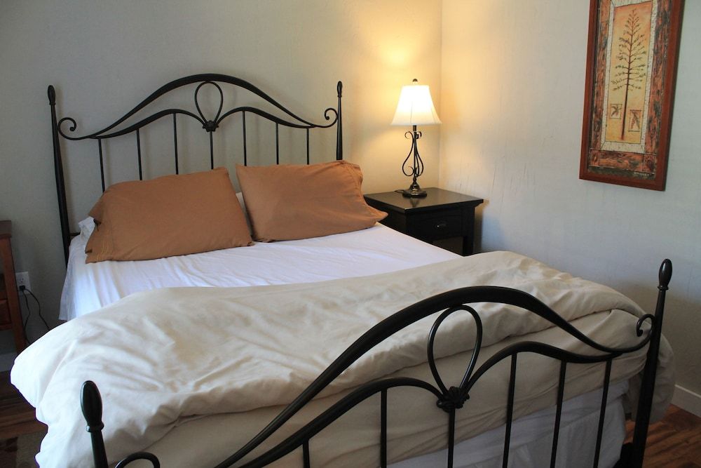 Deluxe Apartment, 1 King Bed with Sofa bed