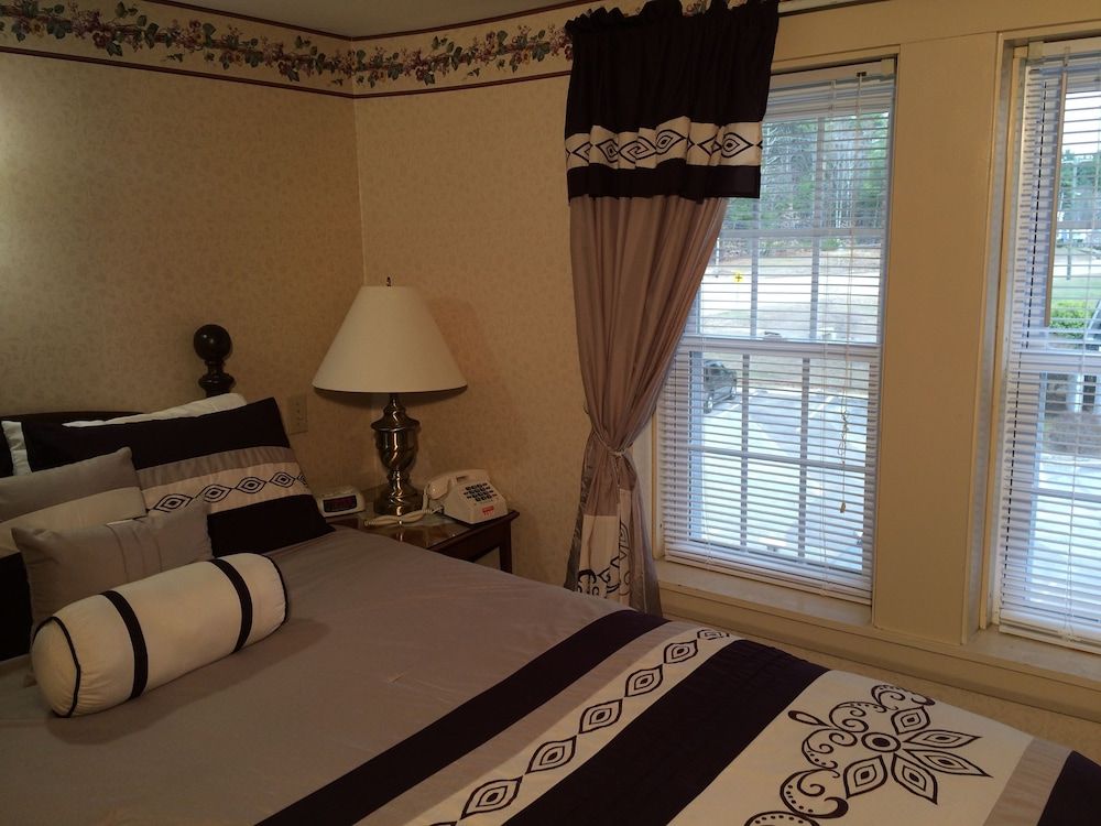 Romantic Room, 1 Queen Bed, Refrigerator