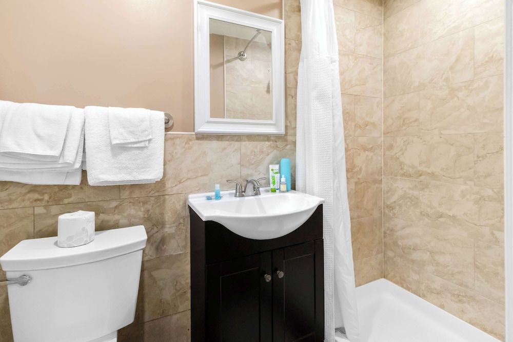 Americas Best Value Inn Avenel Woodbridge Room, 1 Queen Bed, Smoking 6