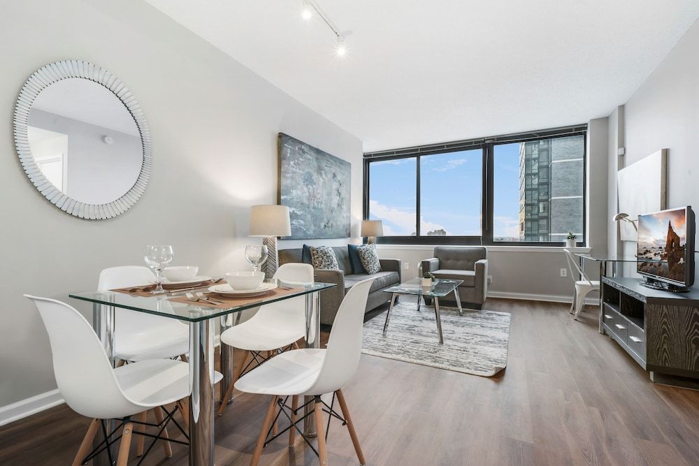 Bluebird Suites near PATH Luxury Apartment, 1 Bedroom 8