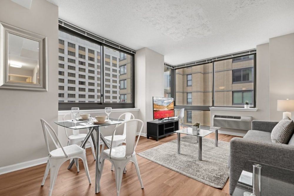 Bluebird Suites near PATH Luxury Apartment, 2 Bedrooms 8