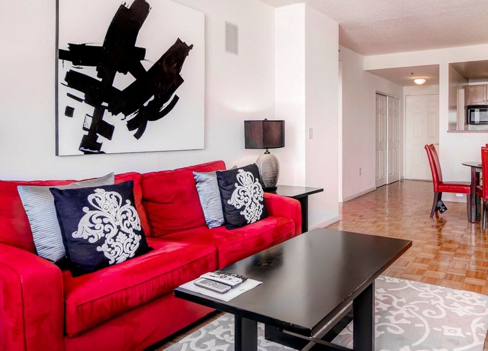 Bluebird Suites near Newport Center Luxury Apartment, 1 Bedroom 10