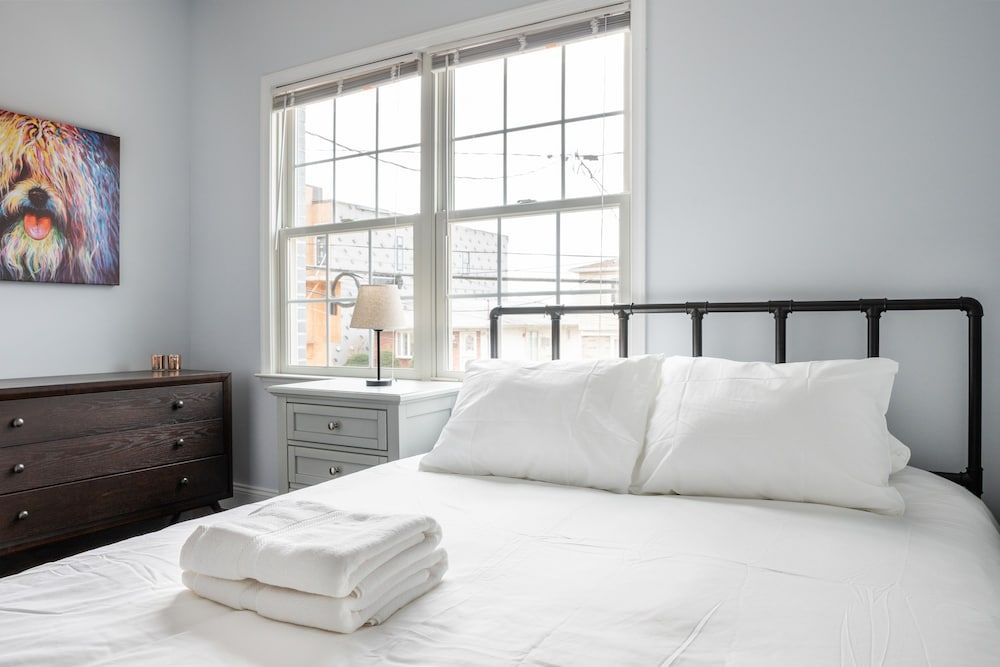 6 Bedroom Duplex Near NYC Deluxe Apartment, Multiple Beds, Non Smoking 8