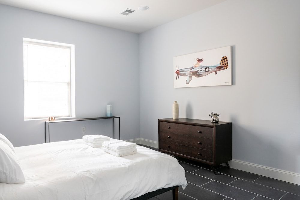 6 Bedroom Duplex Near NYC Deluxe Apartment, Multiple Beds, Non Smoking 9