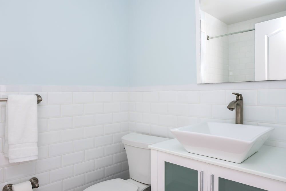 6 Bedroom Duplex Near NYC Deluxe Apartment, Multiple Beds, Non Smoking 12