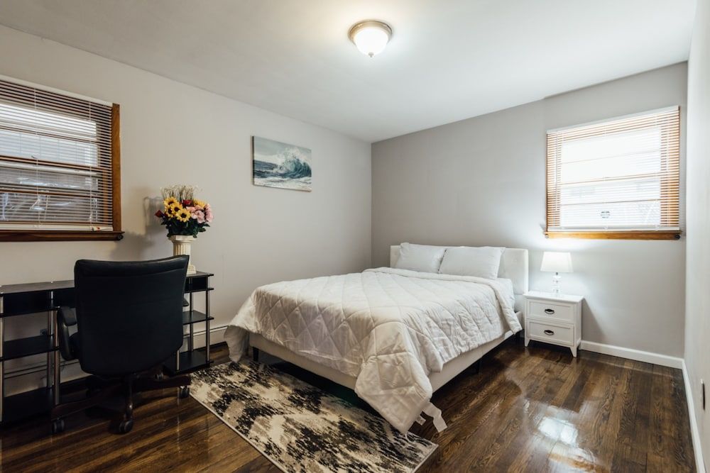 3 Bedroom near Journal Square Apartment, Multiple Beds, Non Smoking 11