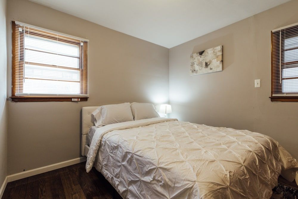 3 Bedroom near Journal Square Apartment, Multiple Beds, Non Smoking 12