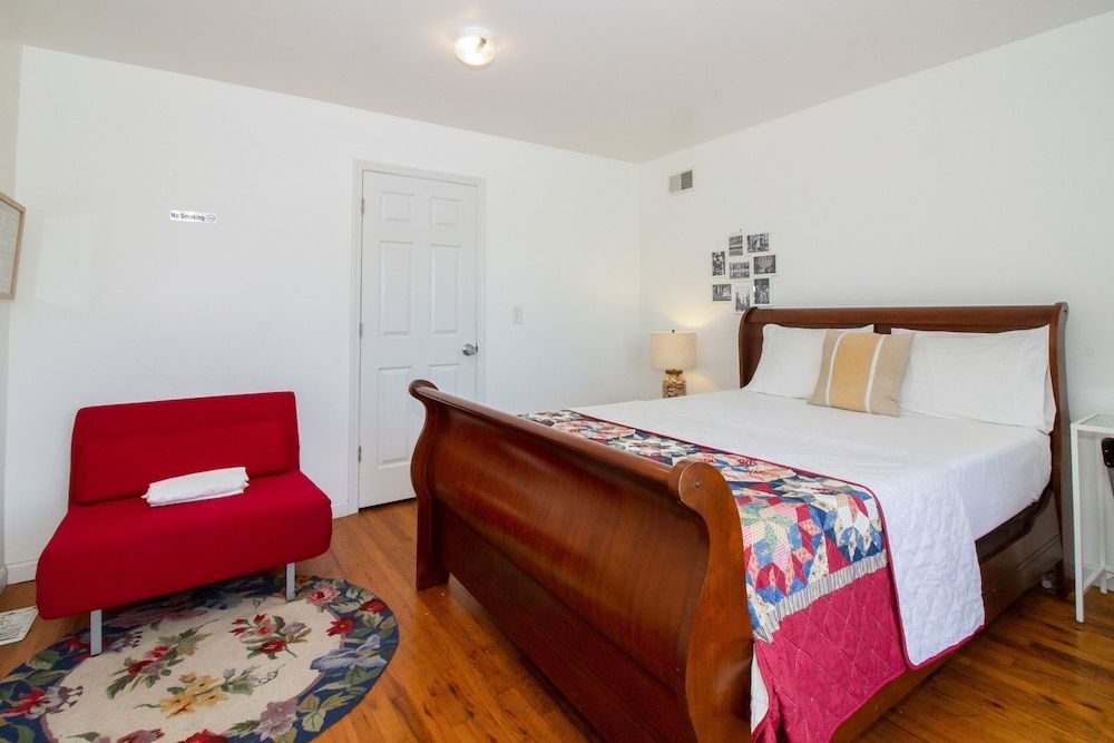 undefined Racpanos Modern Stay on Ocean Avenue 7