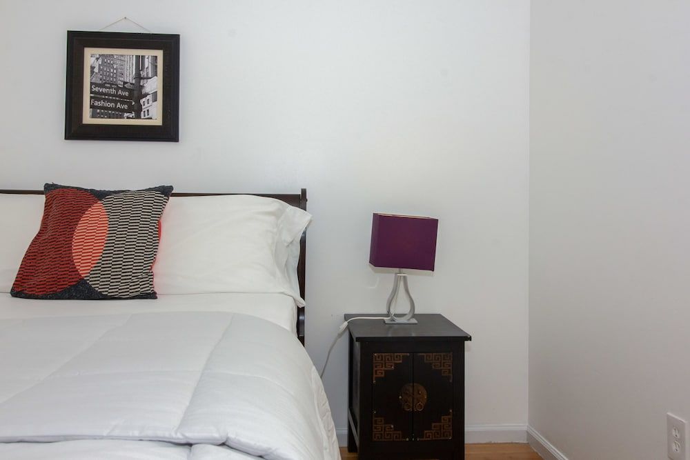 Racpanos Modern Stay on Ocean Avenue City Room, 1 Queen Bed, Non Smoking, Shared Bathroom 6