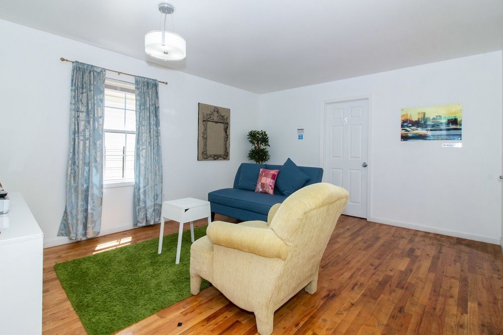 Racpanos Modern Stay on Ocean Avenue Deluxe Room, 1 King Bed with Sofa bed, Non Smoking, Shared Bathroom 21