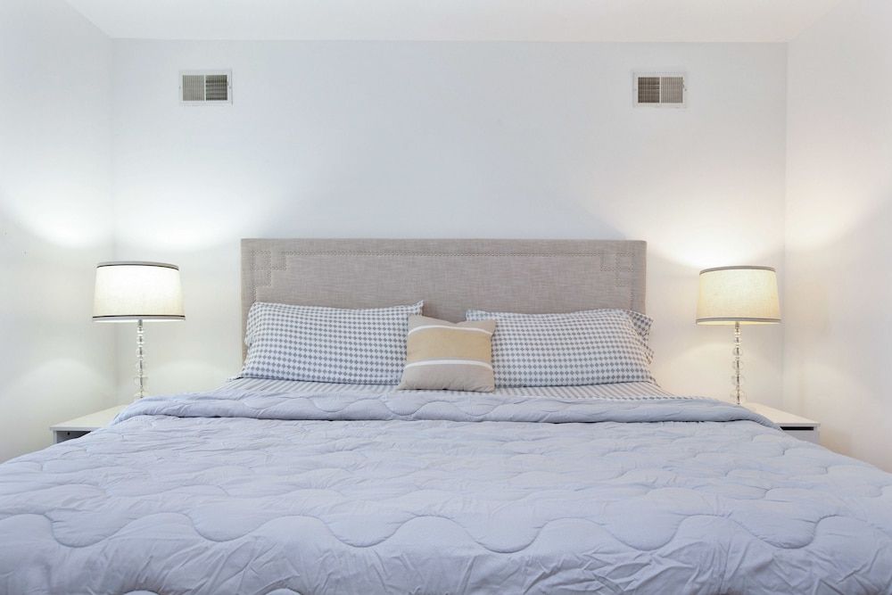 Racpanos Modern Stay on Ocean Avenue Deluxe Room, 1 King Bed with Sofa bed, Non Smoking, Shared Bathroom 6