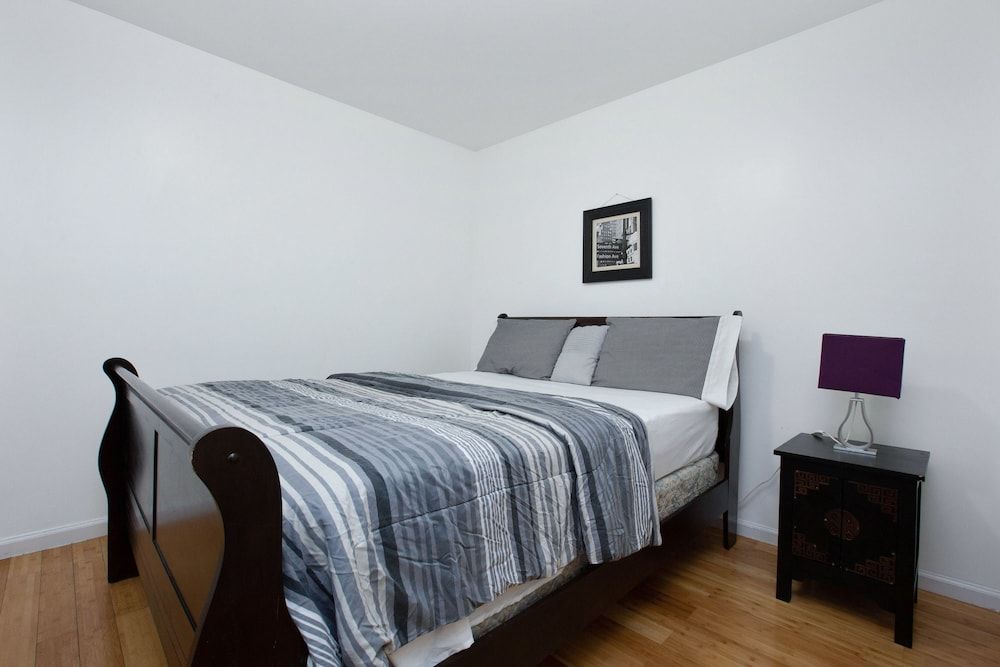 Racpanos Modern Stay on Ocean Avenue City Room, 1 Queen Bed, Non Smoking, Shared Bathroom