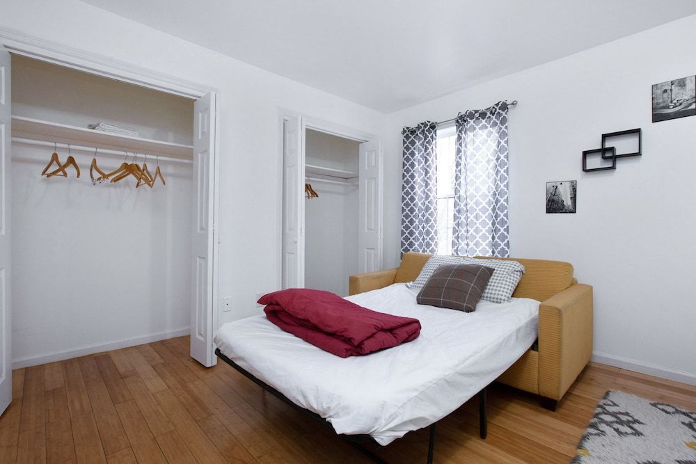 Racpanos Modern Stay on Ocean Avenue Deluxe Room, 1 King Bed with Sofa bed, Non Smoking, Shared Bathroom 2